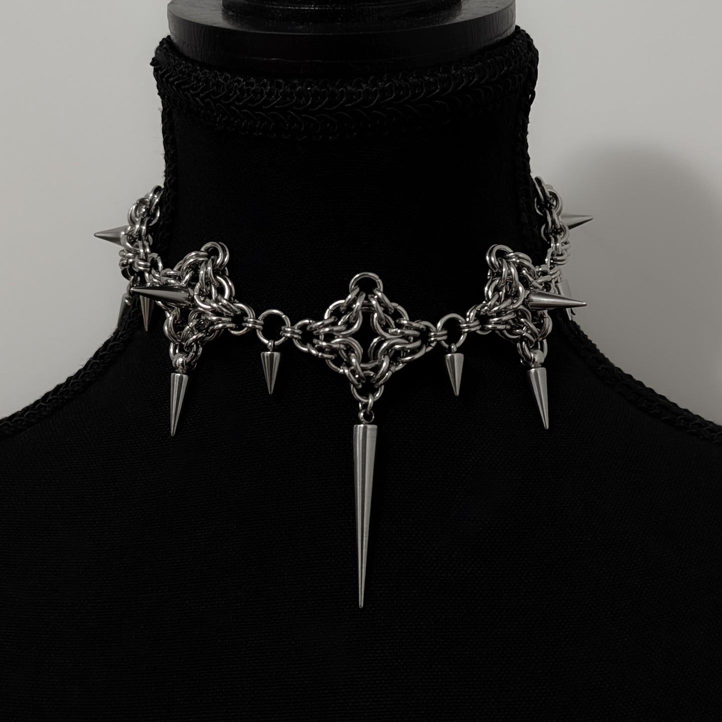 tenebrae choker